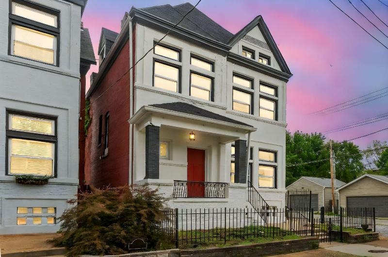 Urban Charm Near the CWE ABODEbucks - image 16