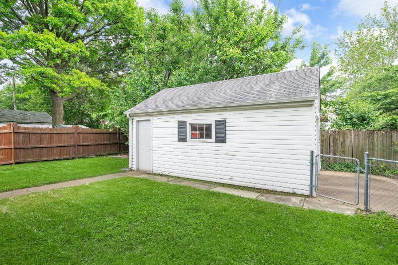Lovely Dogtown Home ABODEbucks - image 14