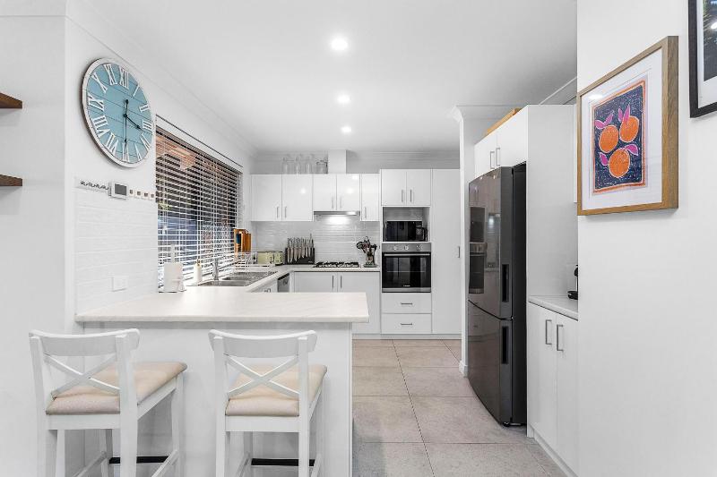 Scarborough Retreat -3BRM 5mins to the beach - image 12