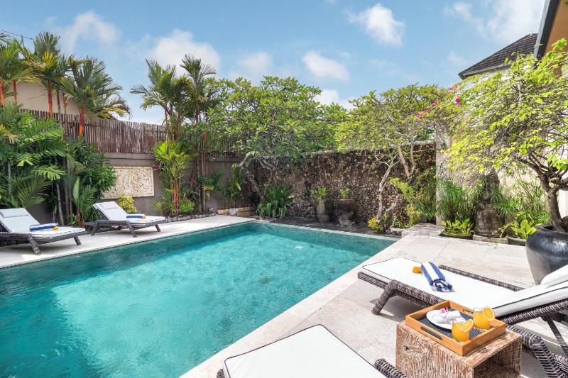 Joglo-Style 3 Bedroom Villa in Heart Of Seminyak - image 4