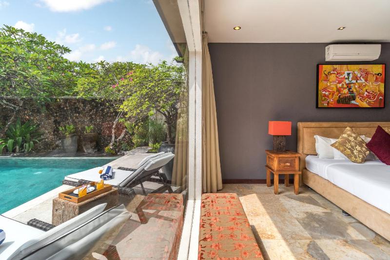 Joglo-Style 3 Bedroom Villa in Heart Of Seminyak - image 35
