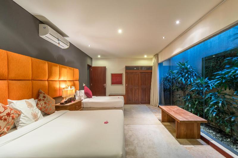 Joglo-Style 3 Bedroom Villa in Heart Of Seminyak - image 7