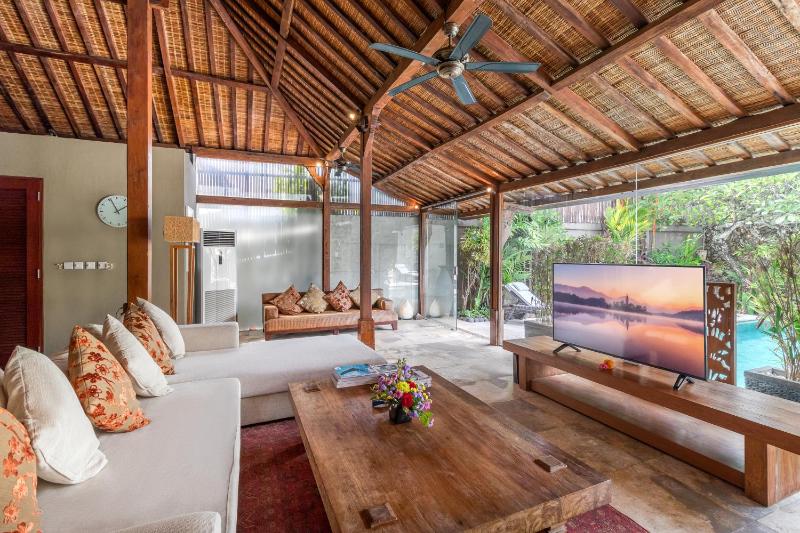 Joglo-Style 3 Bedroom Villa in Heart Of Seminyak - image 10