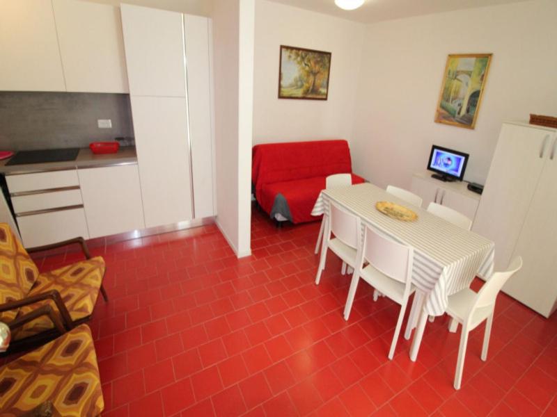 Centric villa in Lignano Pineta - image 3