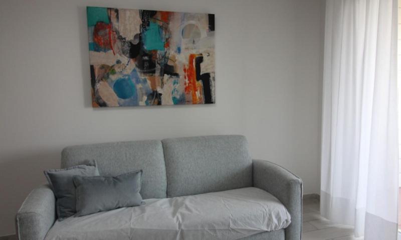 Cozy flat by the sea - image 9