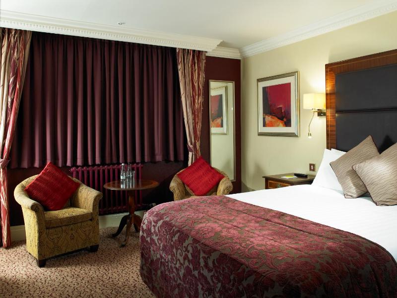 Double Room with Spa Bath image 4