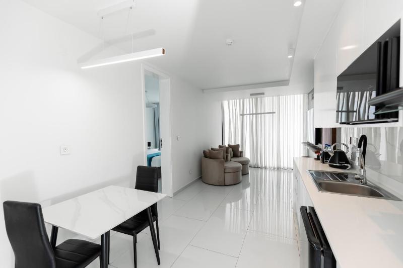 Golf View Apartments - image 14