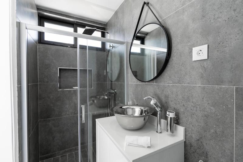 Golf View Apartments - image 8