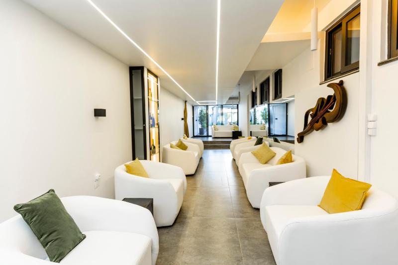 Golf View Apartments - image 12