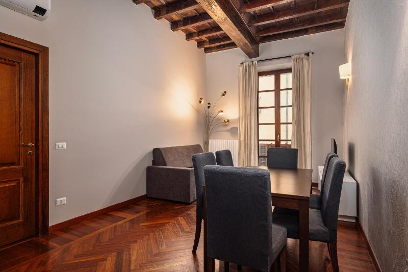 Classbnb - Luxury Apartment in Milan's Fashion District - 5 Min from Galleria Vittorio Emanuele II - image 2