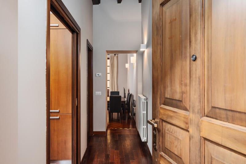 Classbnb - Luxury Apartment in Milan's Fashion District - 5 Min from Galleria Vittorio Emanuele II - image 9