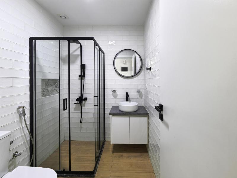 Modern Comfort in Kipseli - image 4