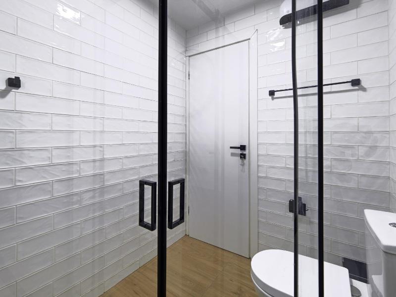 Modern Comfort in Kipseli - image 2