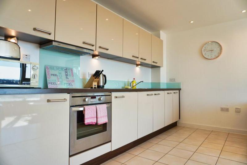 Victorious Apartments - 2 Bedroom - image 6