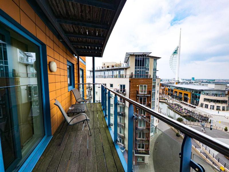 Victorious Apartment - 2 bedroom balcony - image 16