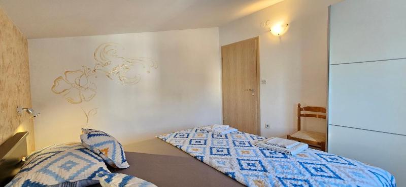 Apartments Makic - image 9