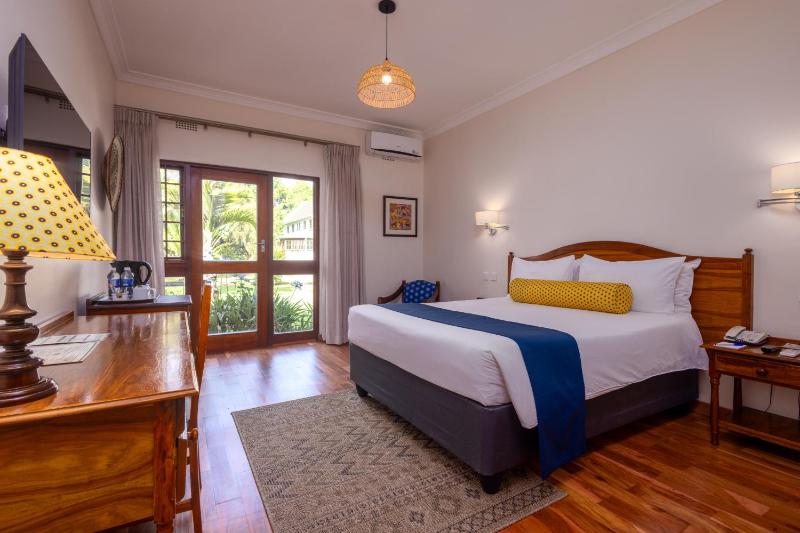 Bronte Hotel - image 2