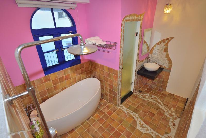Sky Blue Ocean B&B - image 16
