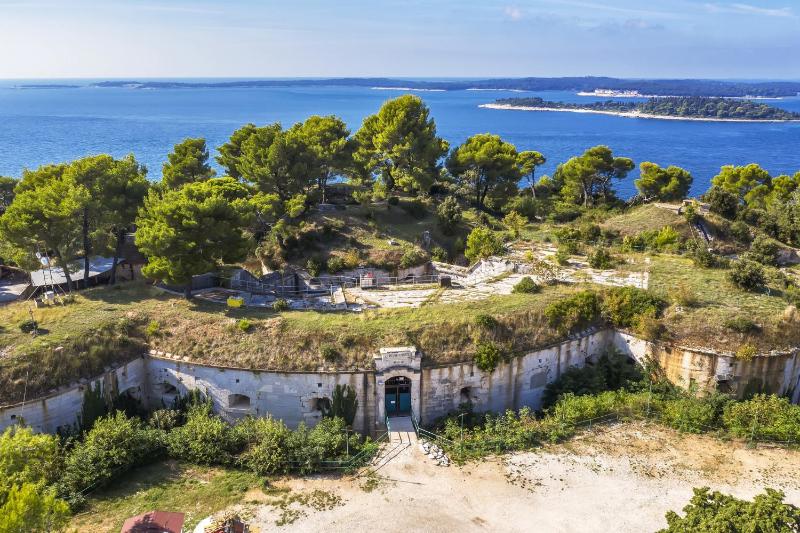 Two-Bedroom Apartment Pula near Sea 1 - image 17
