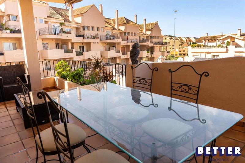 3BR Pool and Views By Better Bookings - image 2