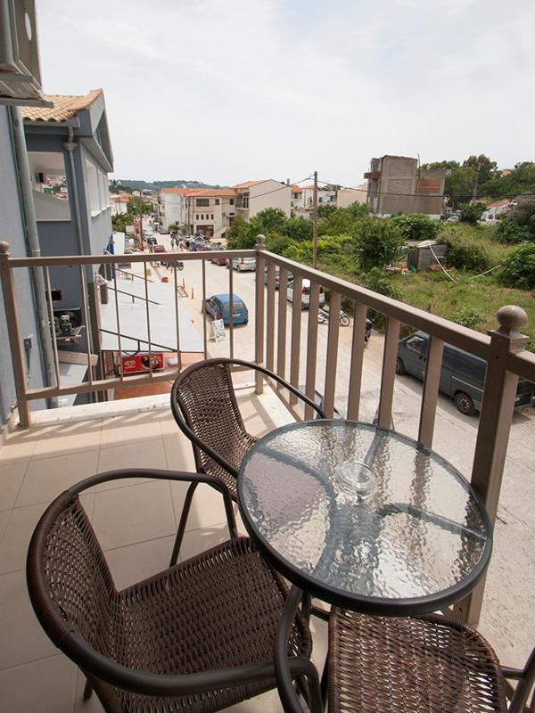 PINEAPPLE Skiathos - image 21