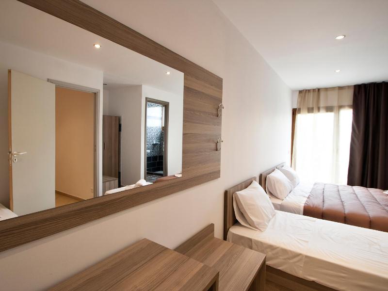 PINEAPPLE Skiathos - image 15