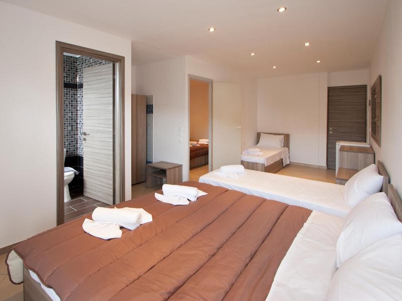Standard Room (6 Adults) image 4