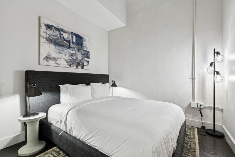 Ther Gregory Suite 101 ADA - image 1