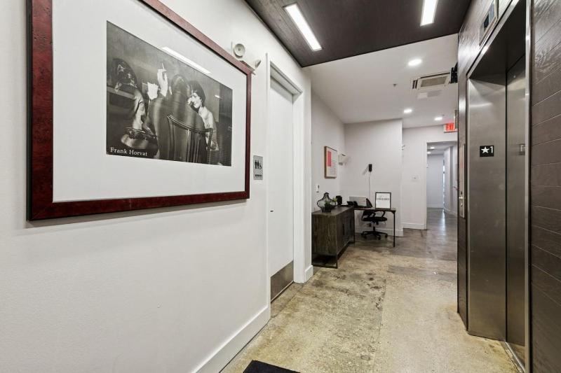 Ther Gregory Suite 101 ADA - image 4