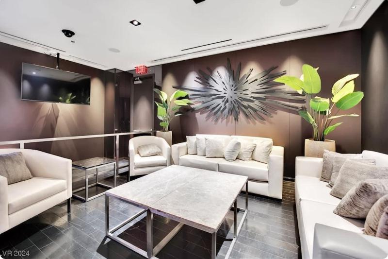 Palms Place - image 2
