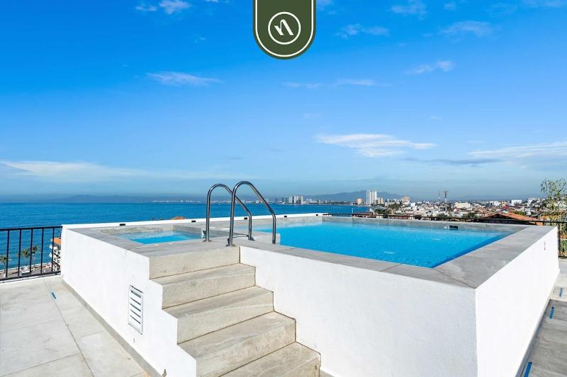 Casa Galeana 404 | 1BR Centro PV near beach nightlife - image 1