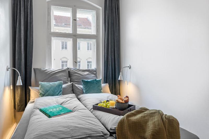 The Rheinsberger Mitte 80m2 2BR & Living Room downtown location Sleeps 6 - image 7