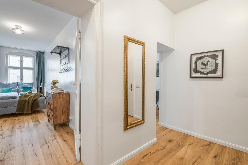 The Rheinsberger Mitte 80m2 2BR & Living Room downtown location Sleeps 6 - image 10