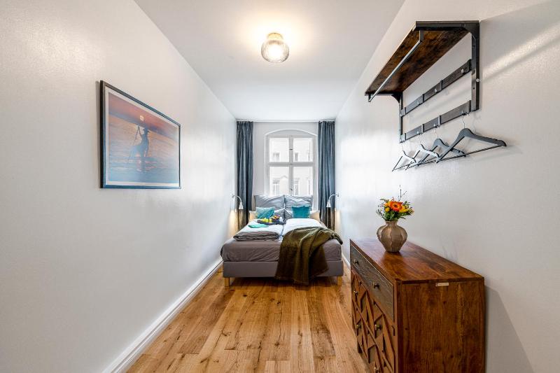 The Rheinsberger Mitte 80m2 2BR & Living Room downtown location Sleeps 6 - image 12