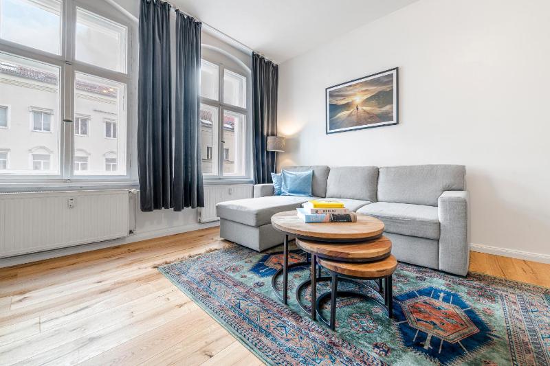The Rheinsberger Mitte 80m2 2BR & Living Room downtown location Sleeps 6 - image 13