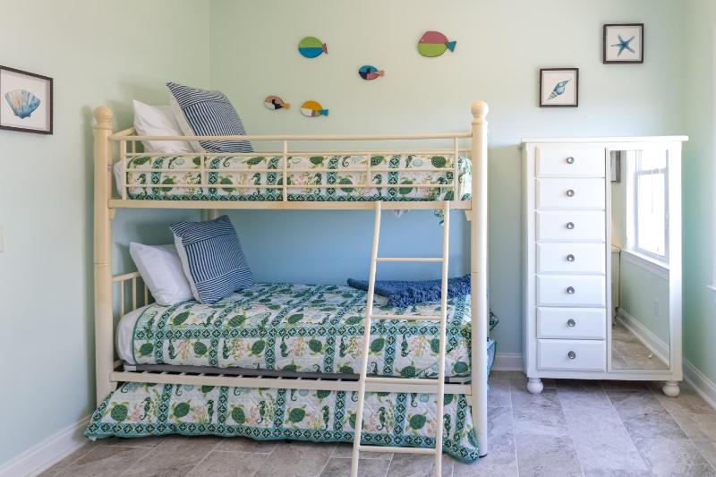 CB21 The Herons Hideaway - Oceanfront - image 16