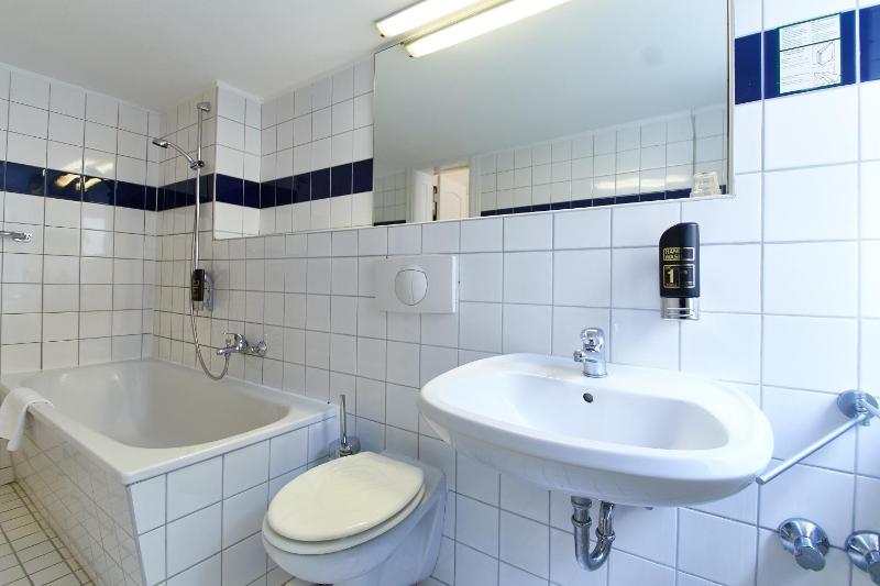 Double or Twin Room image 2