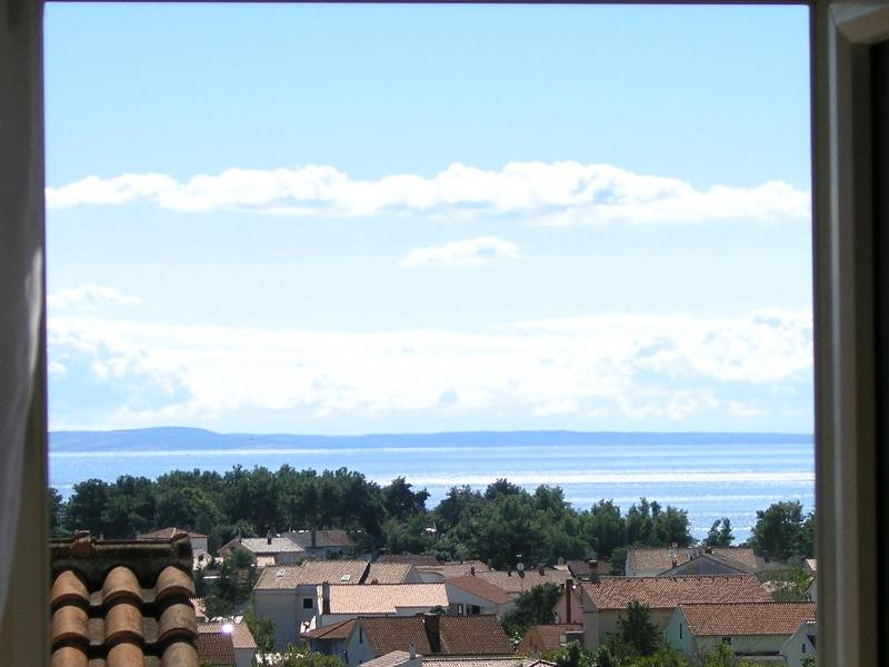 One-Bedroom Apartment with Balcony image 3