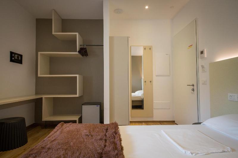 Double or Twin Room with Balcony image 3