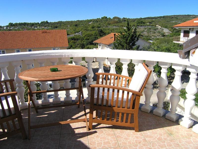 One-Bedroom Apartment with Sea View image 4
