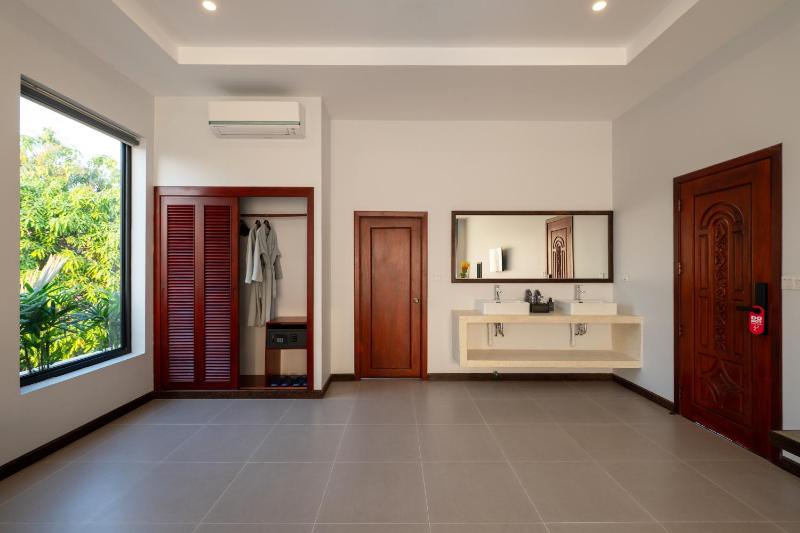Blanc Smith Private Villa - image 13