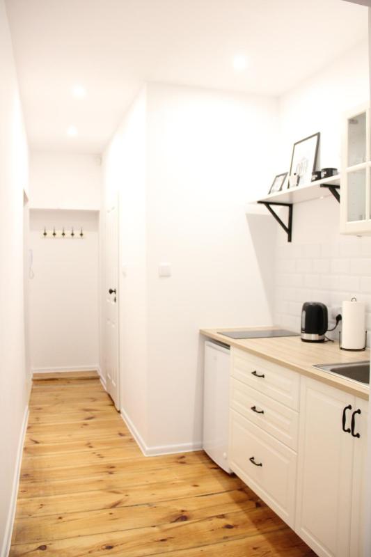 Apartament z patio w centrum Starego Miasta - image 19