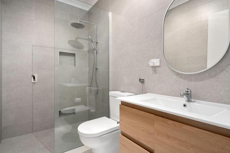 Pet Friendly Island Garden Retreat in Cowes - image 3