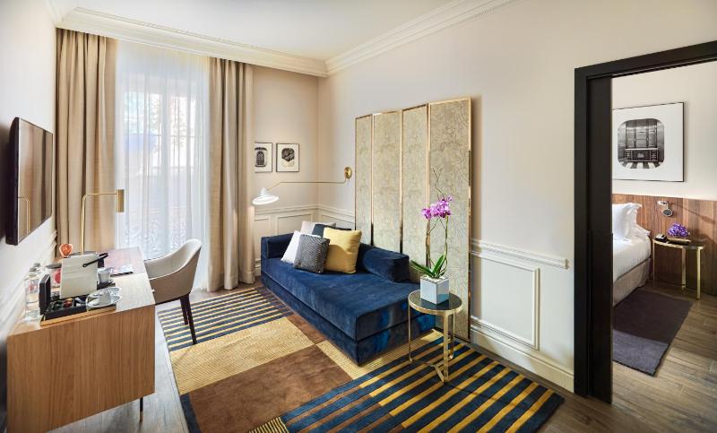Family Suite (2 Adults + 1 Child) image 1