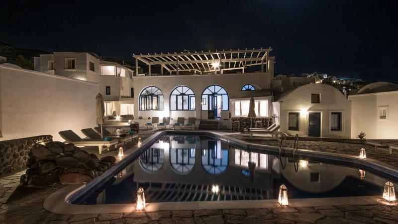 Superior Room with Pool View and Loft image 3