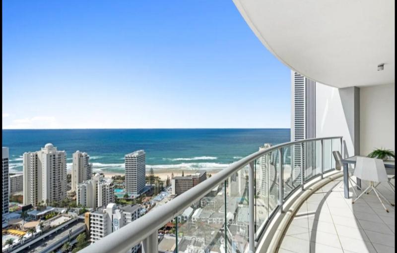 Ocean View 18th Floor Surfers Paradise Escape! - image 15