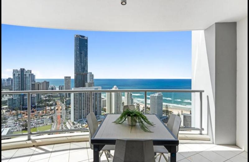Ocean View 18th Floor Surfers Paradise Escape! - image 14