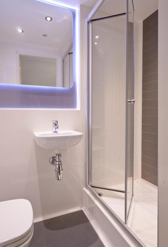 Double Room En-Suite image 4