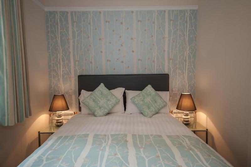 Superior Double Room image 3