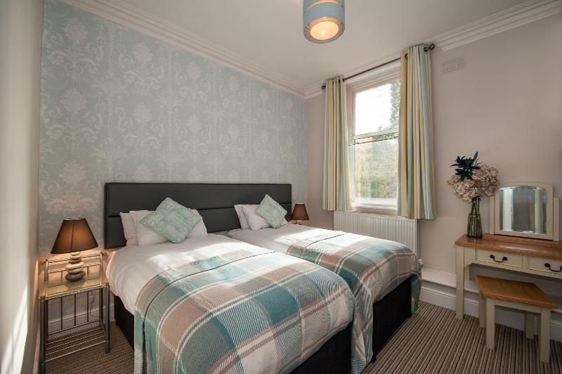 Standard  Double Room image 3